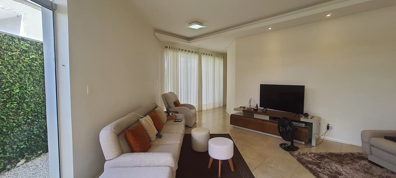 Casa à venda com 3 suítes no Condomínio Taubaté Village em Taubaté/SP - foto 2