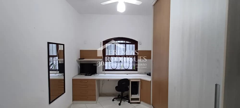 Casa à venda no bairro Santana em Pindamonhangaba/SP. - foto 16