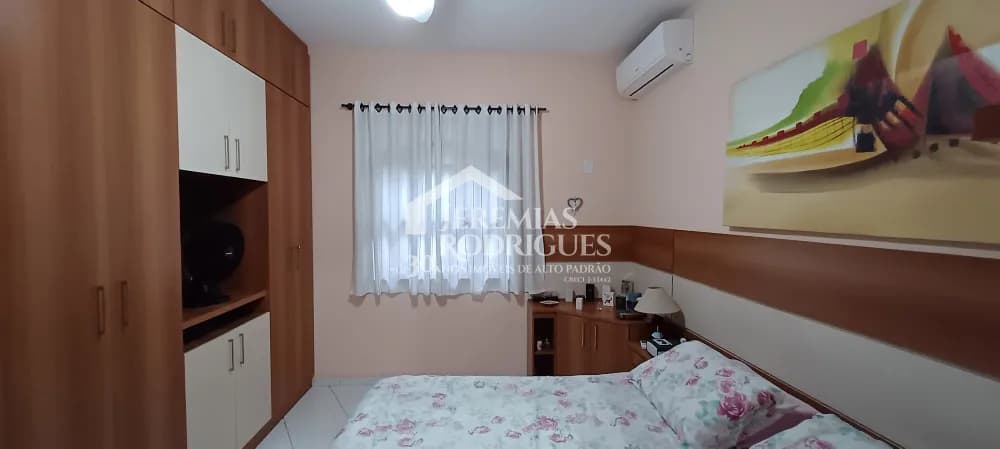 Casa à venda no bairro Santana em Pindamonhangaba/SP. - foto 24