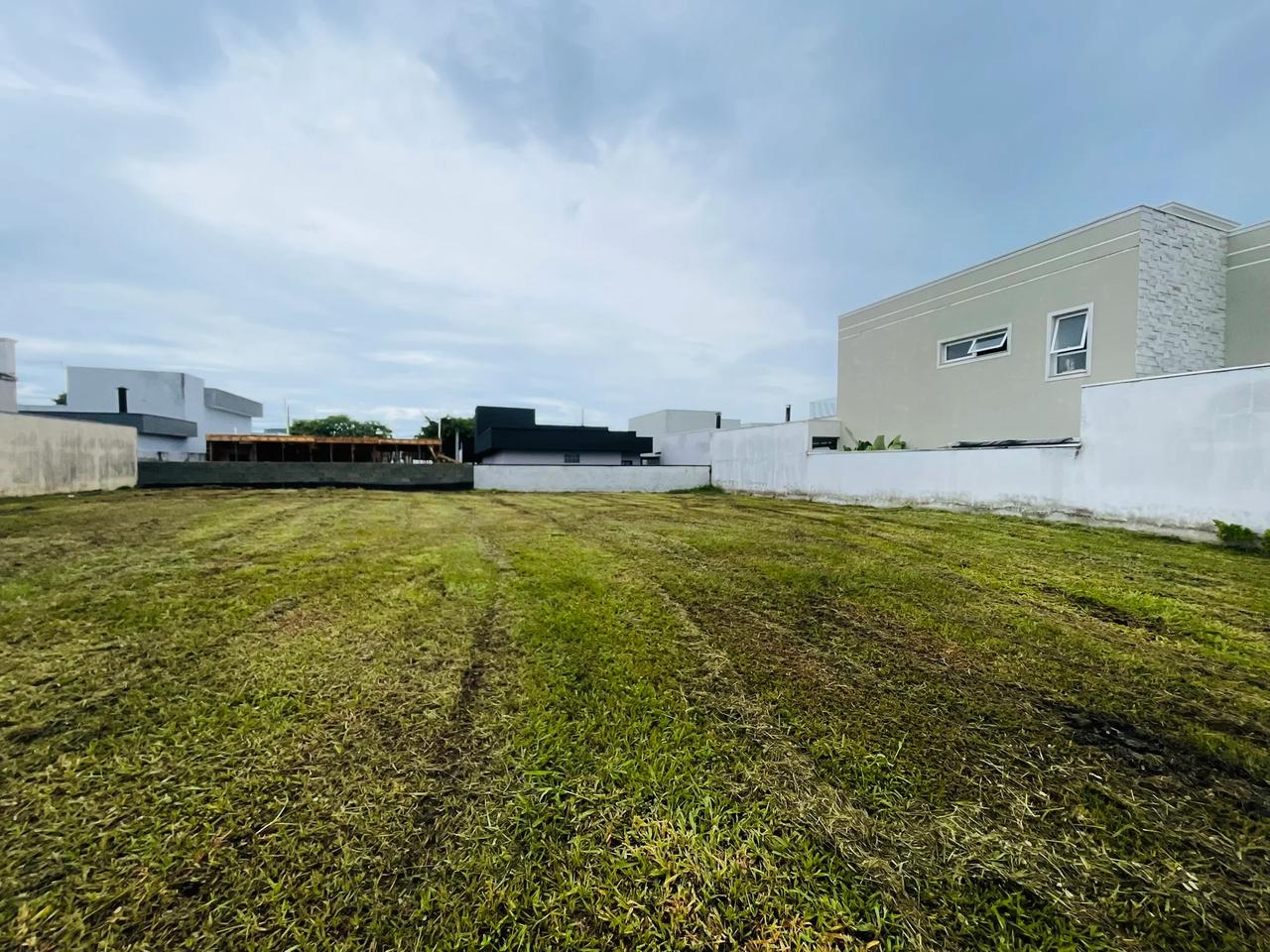 Terreno à venda com 300 m² no Condomínio Ouro Ville em Taubaté/SP.  - foto 2
