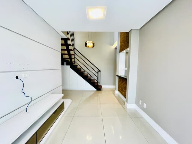 Cobertura duplex com 3 dormitórios no Condomínio Monte Castelo em  Taubaté/SP.  — foto 1