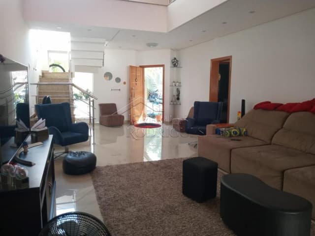 Casa à venda no Condomínio Campos do Conde I em Tremembé/SP.