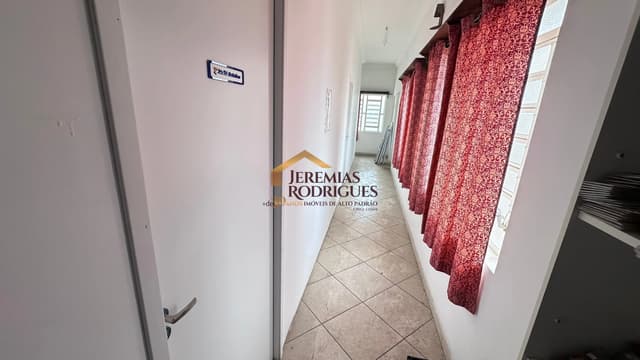 Ponto comercial para locação no Centro em Pindamonhangaba/SP. — foto 1