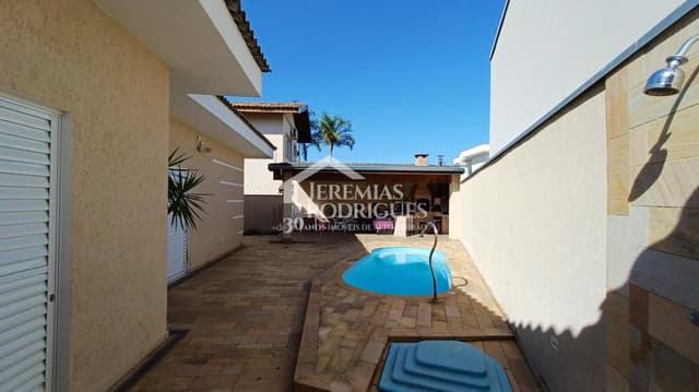 Casa à venda no Condomínio Real Ville em Pindamonhangaba/SP. — foto 1