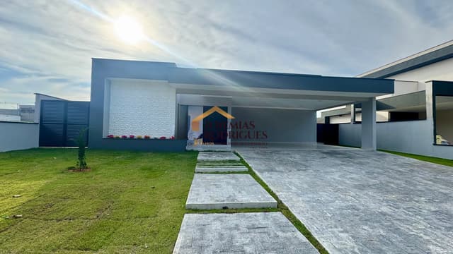 Casa à venda no Condomínio Colonial Village II em Pindamonhangaba/SP. — foto 1
