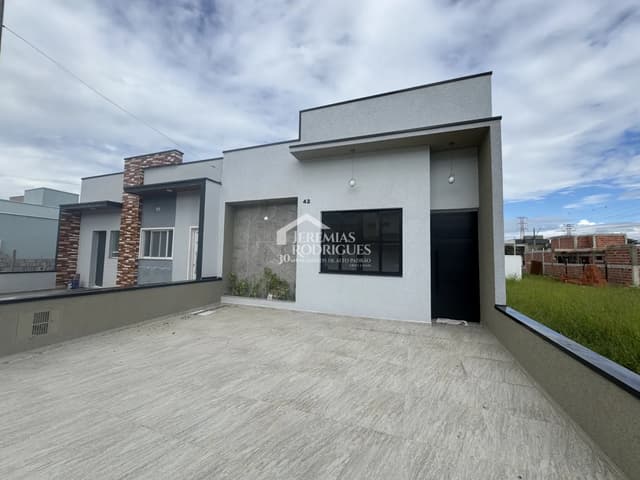 Casa à venda no Condomínio Residencial Laguna em Pindamonhangaba/SP. — foto 1