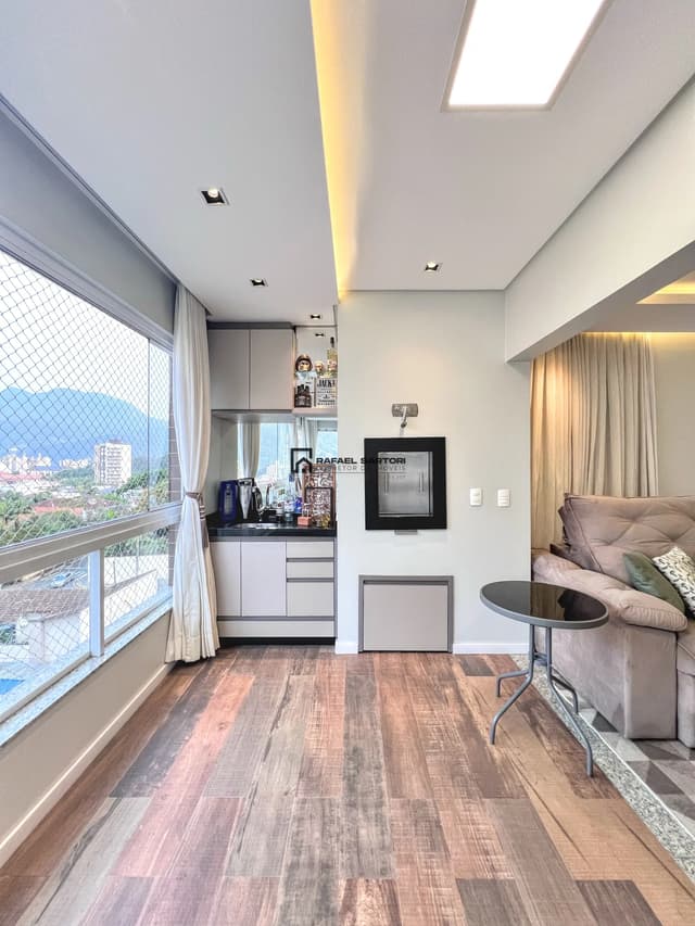 APARTAMENTO NO CENTRO COM 03 SUÍTES — foto 1