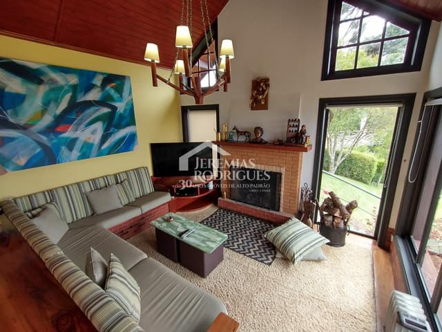 Casa à venda no Condomínio Residencial Jardim Véu da Noiva em Campos do Jordão/SP. — foto 1