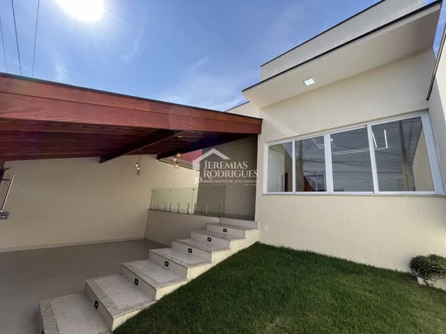 Casa á venda no bairro Vila Suíça em Pindamonhangaba/SP. — foto 1