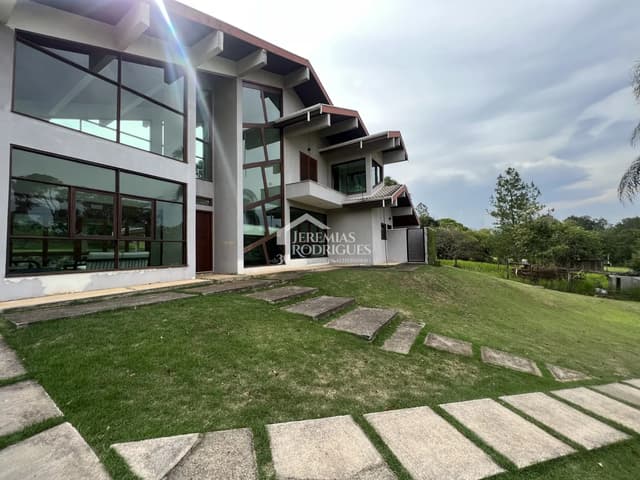 Casa à venda no Condomínio Chácaras Cataguá em Taubaté/SP. — foto 1