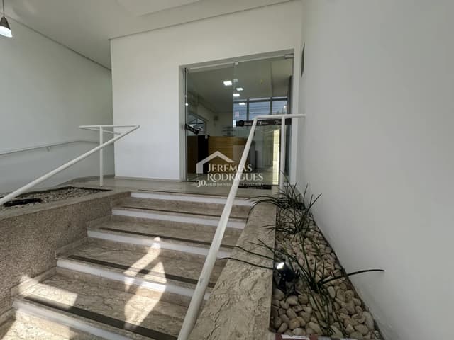 Prédio Comercial com 470 m² no Centro em Pindamonhangaba/SP — foto 1