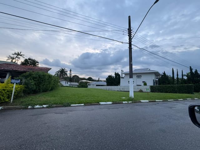 Terreno à venda no Condomínio Village Paineiras em Pindamonhangaba/SP. — foto 1