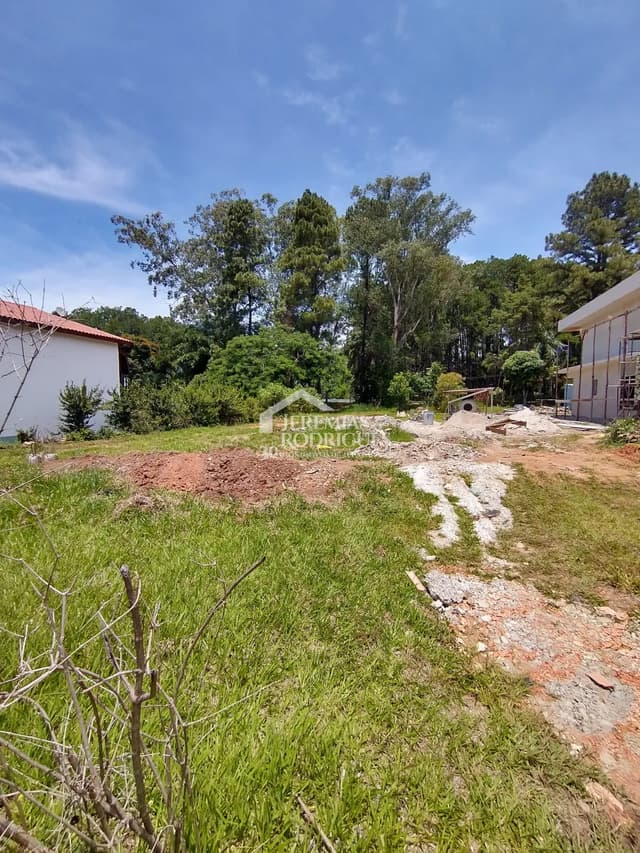Terreno à venda no Condomínio Village Paineiras em Pindamonhangaba/SP. — foto 1