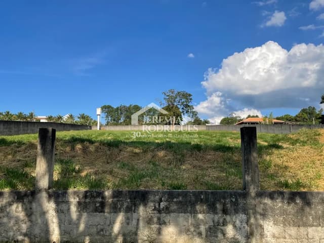 Terreno à venda no Condomínio Chácaras Cataguá em Taubaté/SP. — foto 1