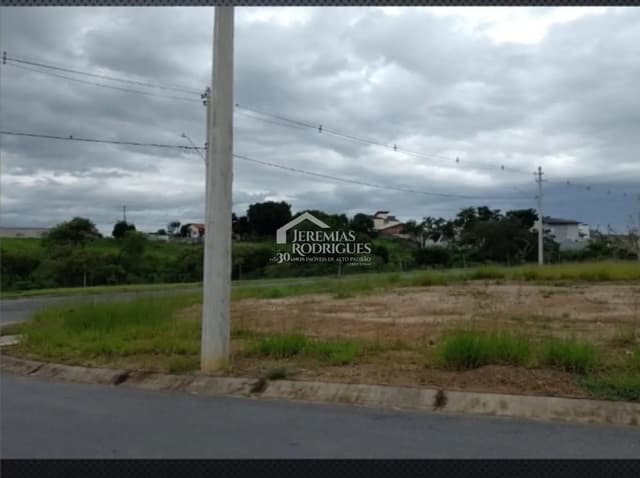 Terreno à venda com 288 m² no Condomínio Colinas do Sol em Tremembé/SP. — foto 1
