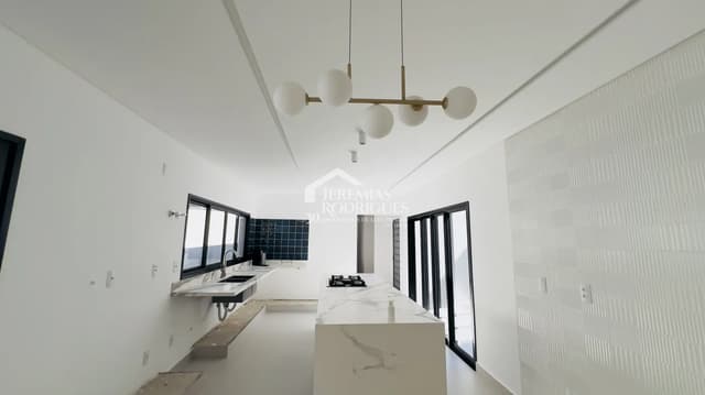 Casa à venda no Condomínio Chácaras Cataguá em Taubaté/SP. — foto 1