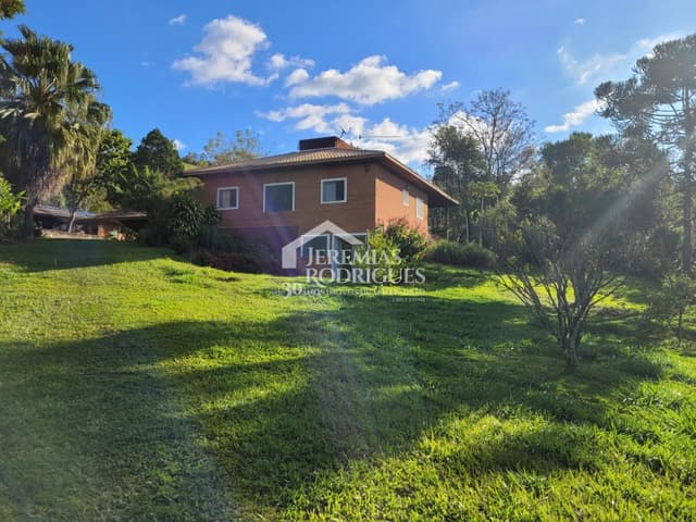Sítio á venda no Jardim Sandra Maria em Taubaté/SP — foto 1