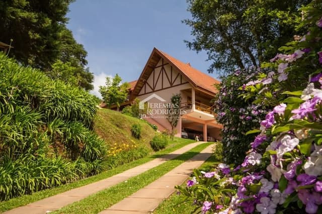 Casa à venda no bairro Descansópolis em Campos do Jordão/SP. — foto 1