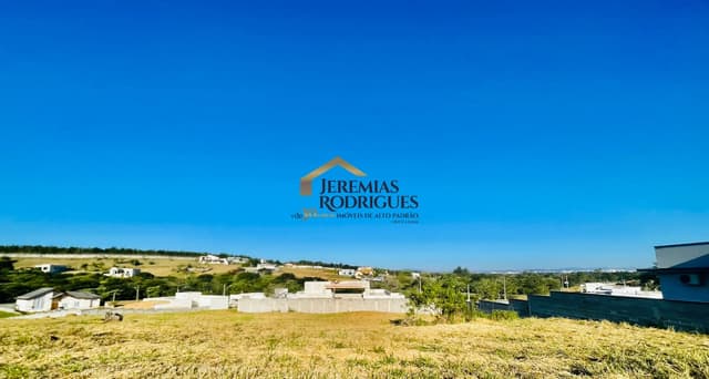 Terreno à venda no Condomínio Village da Serra em Tremembé/SP.