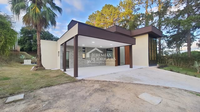 Casa à venda no Condomínio Chácaras Cataguá em Taubaté/SP. — foto 1