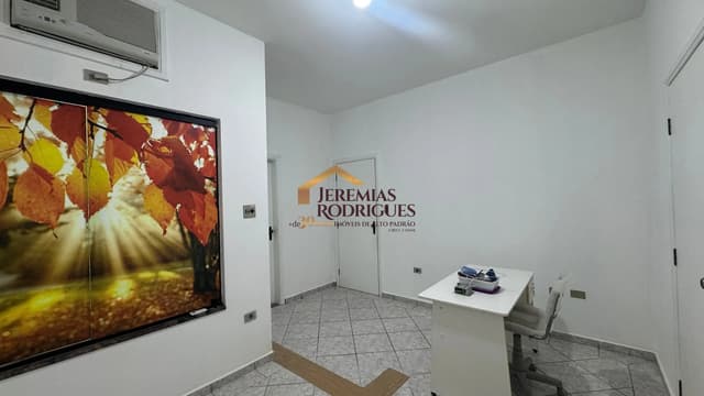 Sala comercial para locação no Centro em Pindamonhangaba/SP.