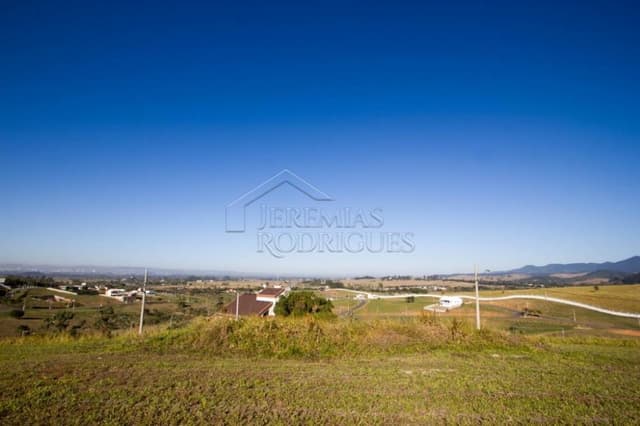Terreno à venda no Condomínio Village da Serra em Tremembé/SP.