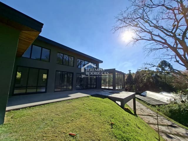 Casa à venda no Condomínio Residencial Ecológico Parque da Mantiqueira em Santo Antônio do Pinhal/SP.  — foto 1