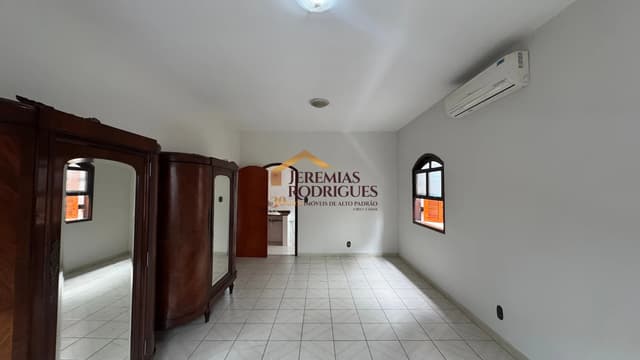 Casa para locação e venda no Bairro São Benedito em Pindamonhangaba/SP. — foto 1