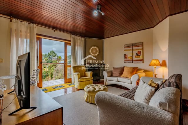 Apartamento à venda com 4 dormitórios, 295 m² no Edifício Solar Bela Vista em Campos do Jordão/SP — foto 1