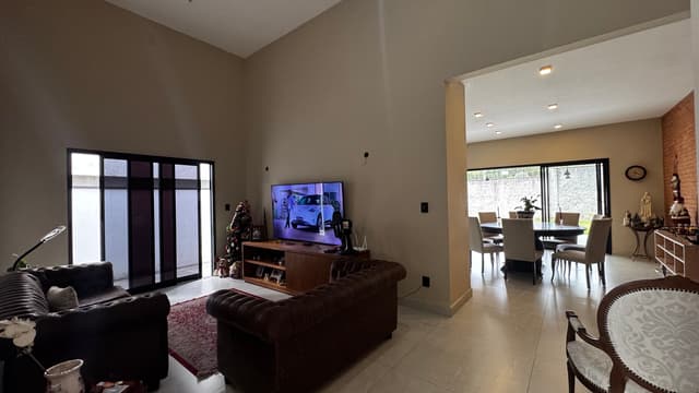 Casa à venda no Condomínio Reserva Bonsucesso em Pindamonhangaba/SP.
