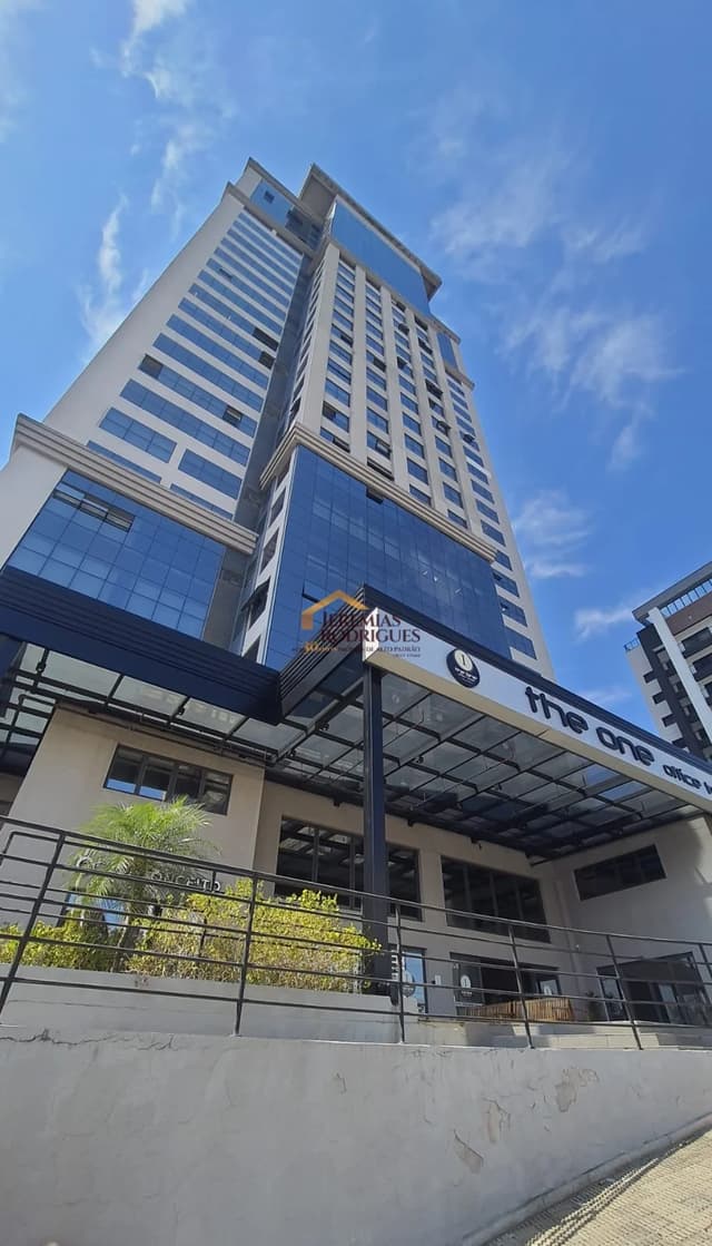 Sala comercial à venda no Edifício The One Office Tower em Taubaté/SP. — foto 1