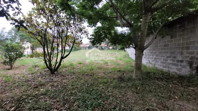 Terreno à venda no Condomínio Village Paineiras em Pindamonhangaba/SP. — foto 1