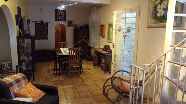 Casa à venda no Centro em Taubaté/SP. — foto 1