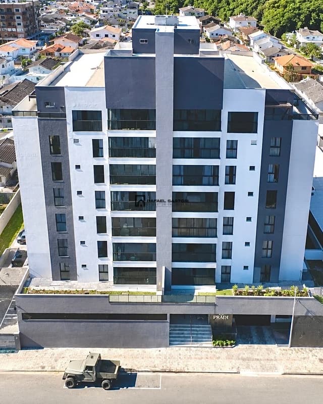 APARTAMENTO COM 03 SUITES NO CENTRO — foto 1