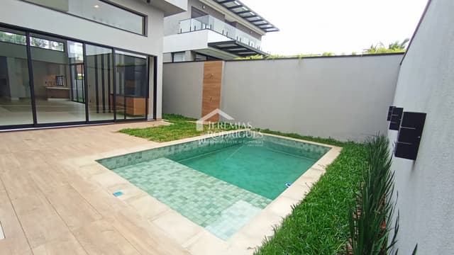 Casa à venda no Condomínio Terras de San Marco em Taubaté/SP.