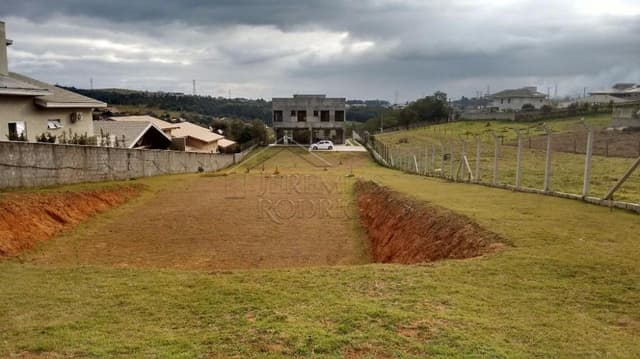 Casa à venda no Condomínio Chácaras Cataguá em Taubaté/SP. - foto 4