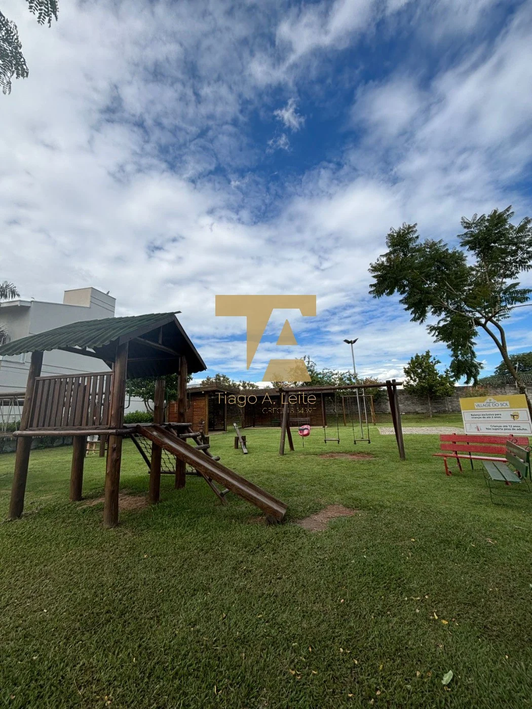 Casa térrea com espaço gourmet à venda no Village do Sol em Pindamonhangaba/SP