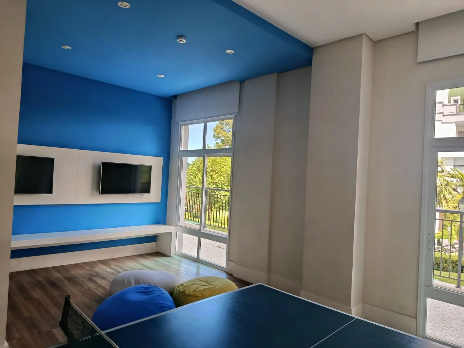 Apartamento à venda com 3 suítes no Edifício Le Premier em Campos do Jordão/SP. 