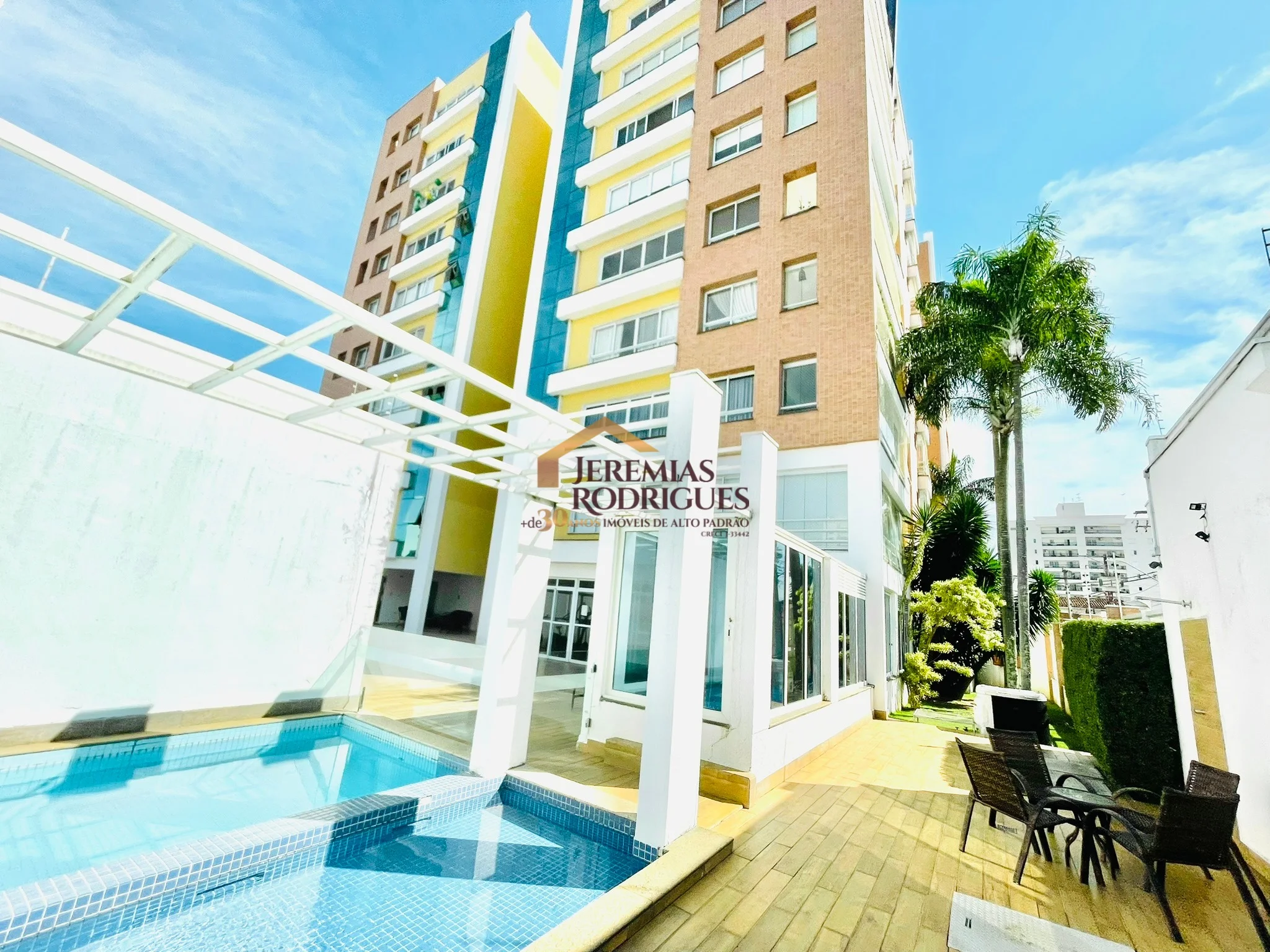 Apartamento à venda no Condomínio Lumiere em Taubaté/SP.