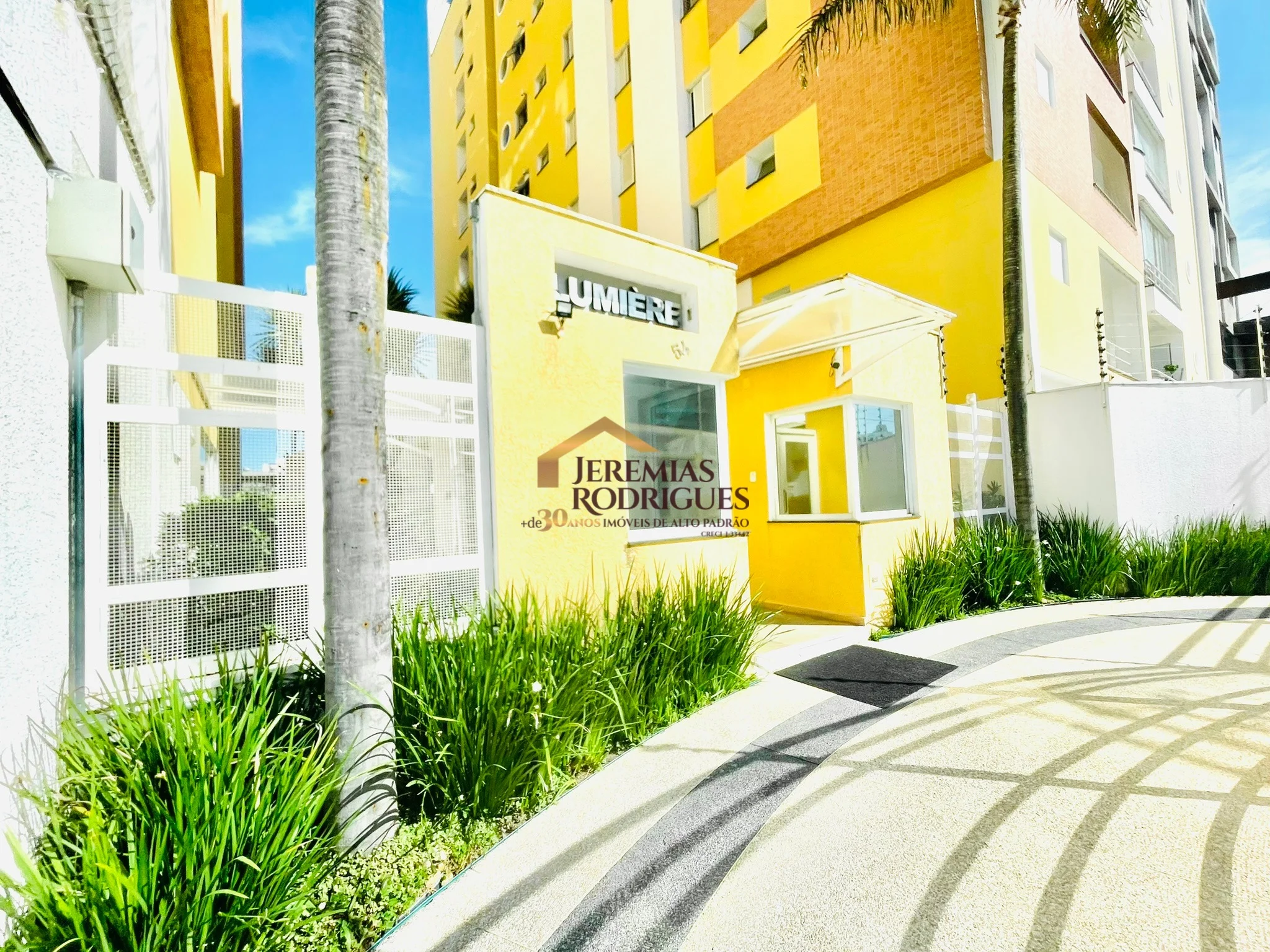 Apartamento à venda no Condomínio Lumiere em Taubaté/SP.