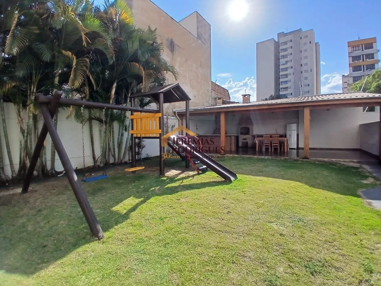 Apartamento à venda de Porteira fechada no Edifício Villagio Santa Terezinha em Taubaté/SP.