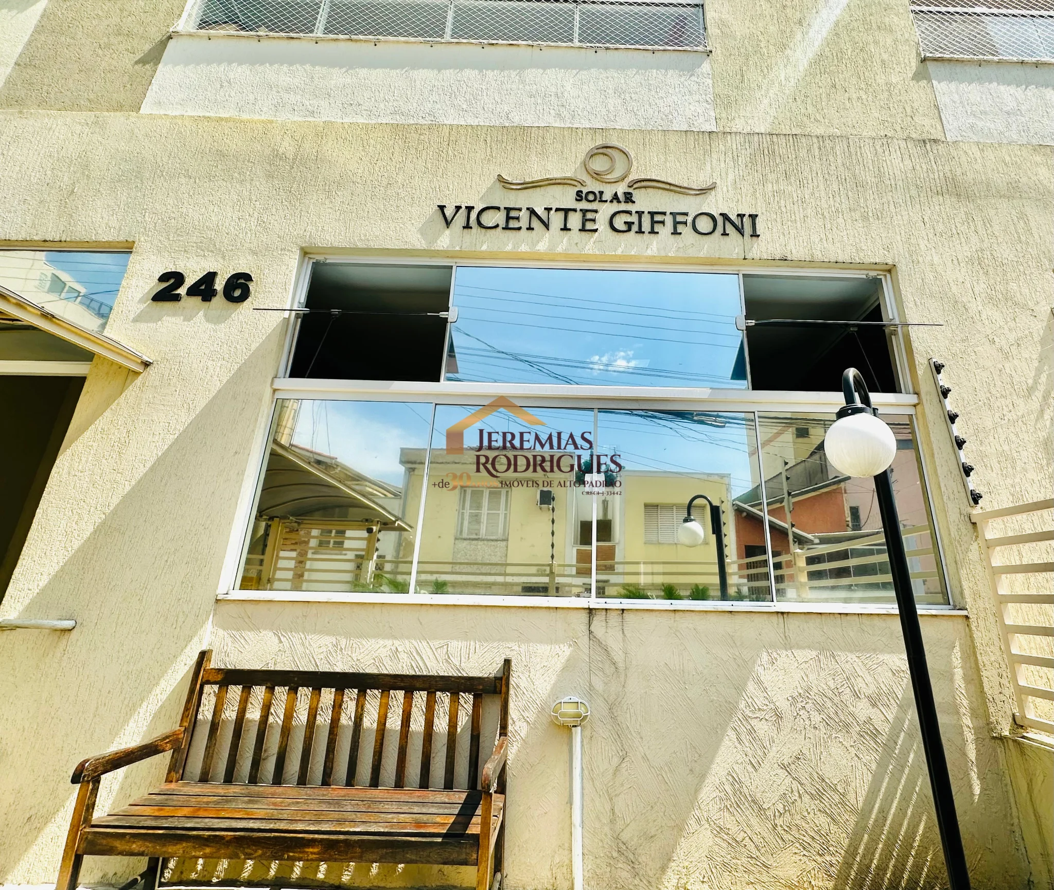 Apartamento para locação e venda no Edifício Solar Vicente Giffoni em Taubaté/SP.