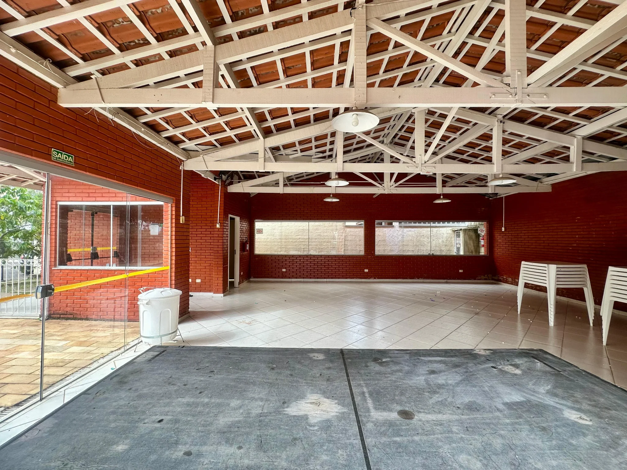 Casa com 3 dormitórios disponível para locação no Condomínio Bosque dos Pássaros em Tremembé/SP