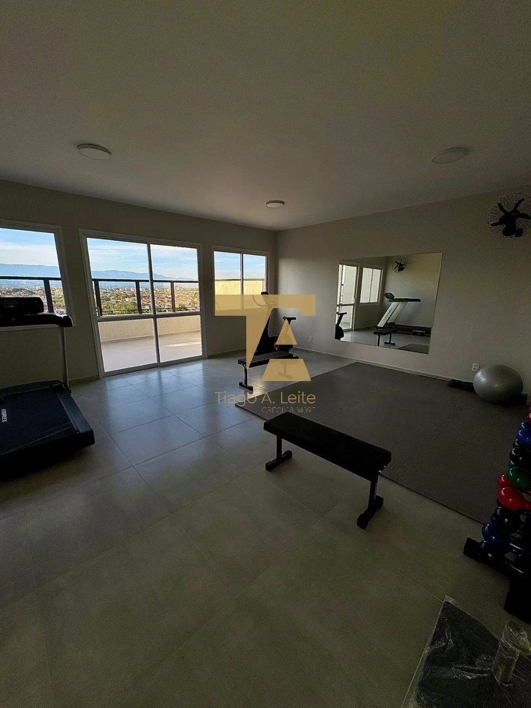 Apartamento no Edifício Santiago em Pindamonhangaba com localização privilegiada