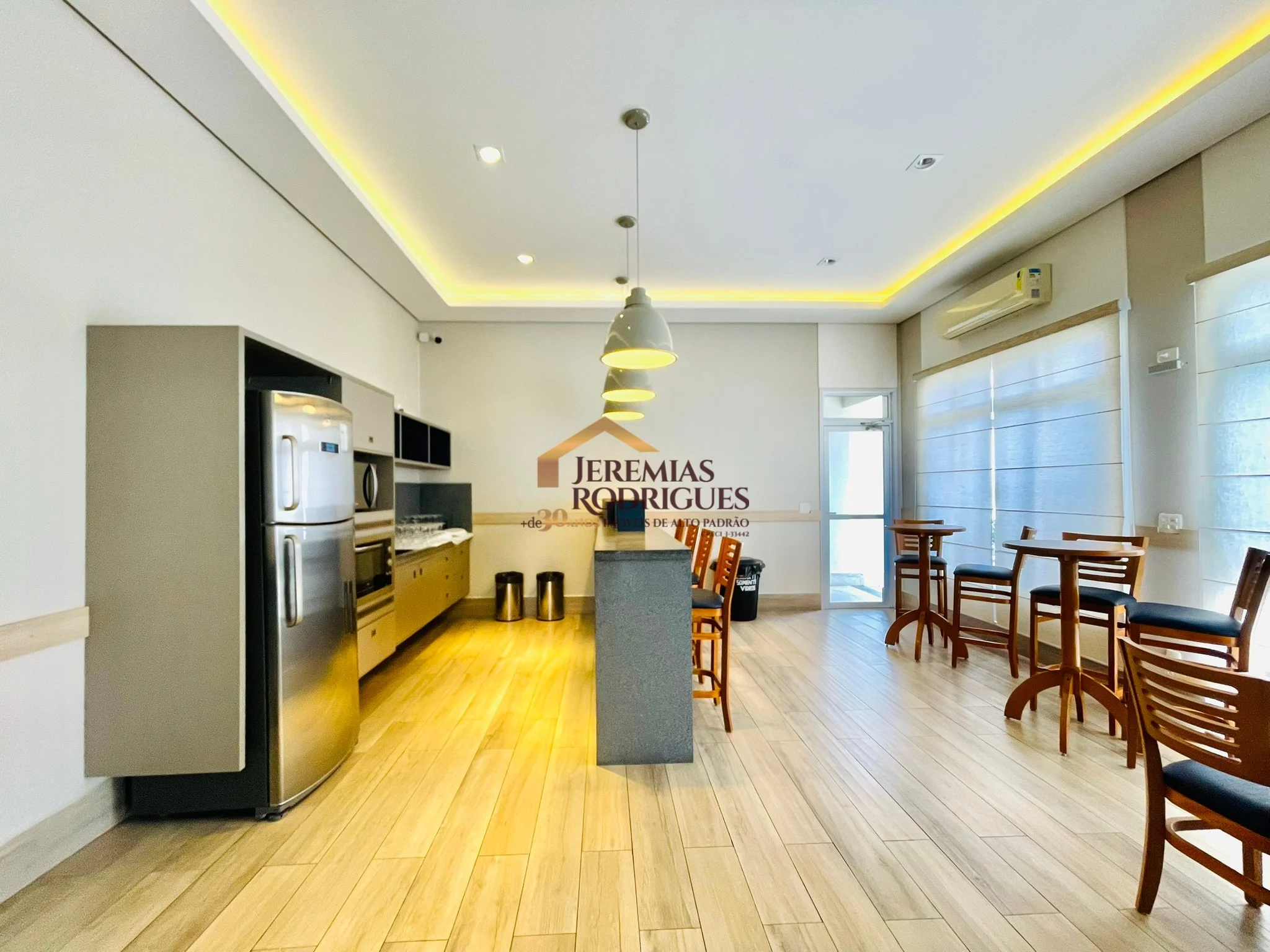 Apartamento para locação no Edifício Itacaré em Taubaté/SP.