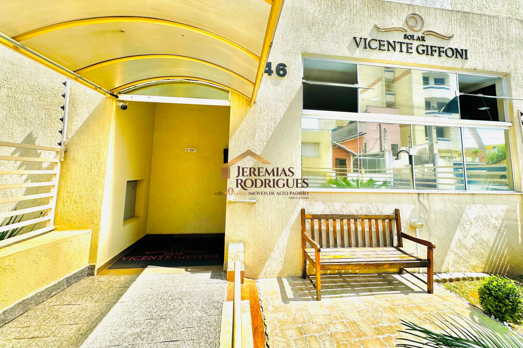 Apartamento para locação e venda no Edifício Solar Vicente Giffoni em Taubaté/SP.