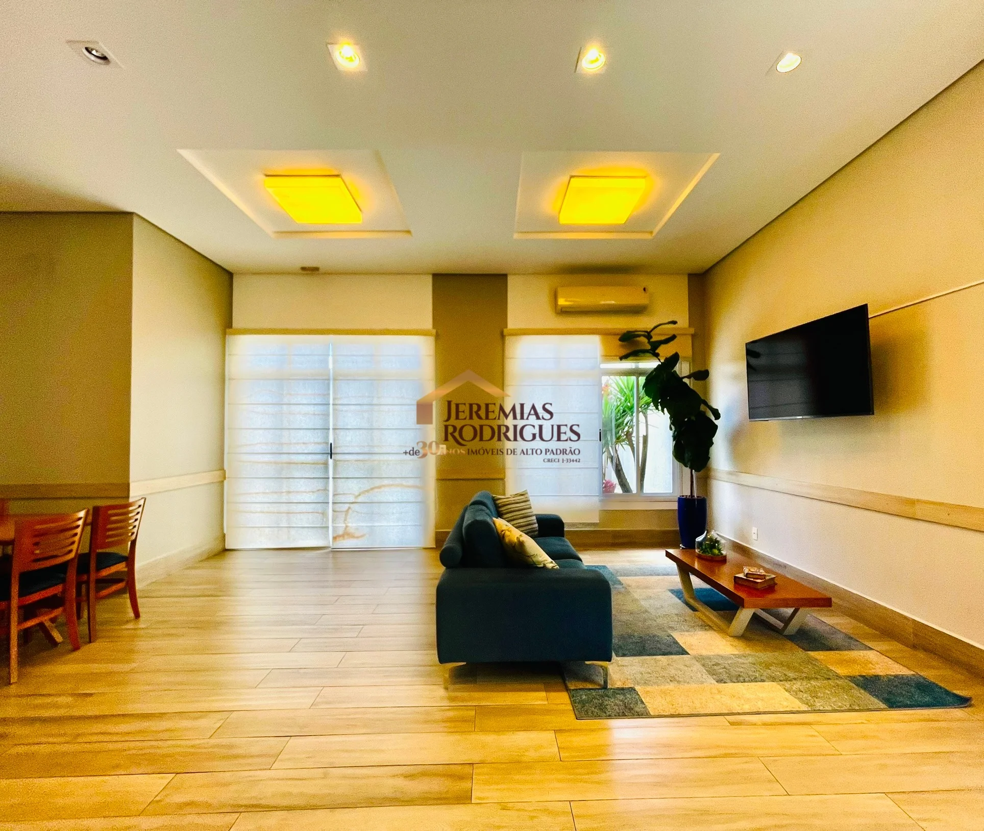Apartamento para locação no Edifício Itacaré em Taubaté/SP.