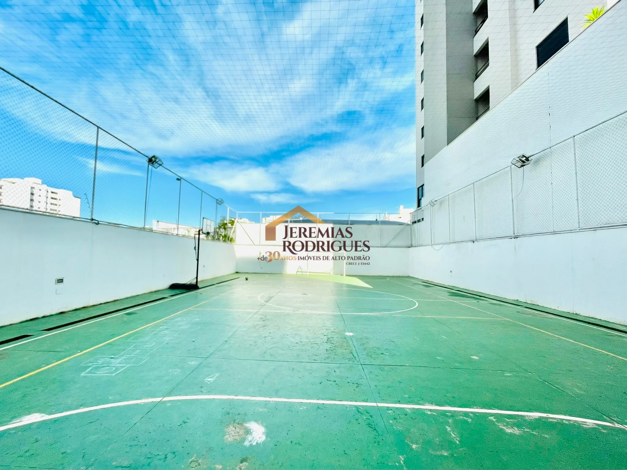 Apartamento à venda no Condomínio Lumiere em Taubaté/SP.