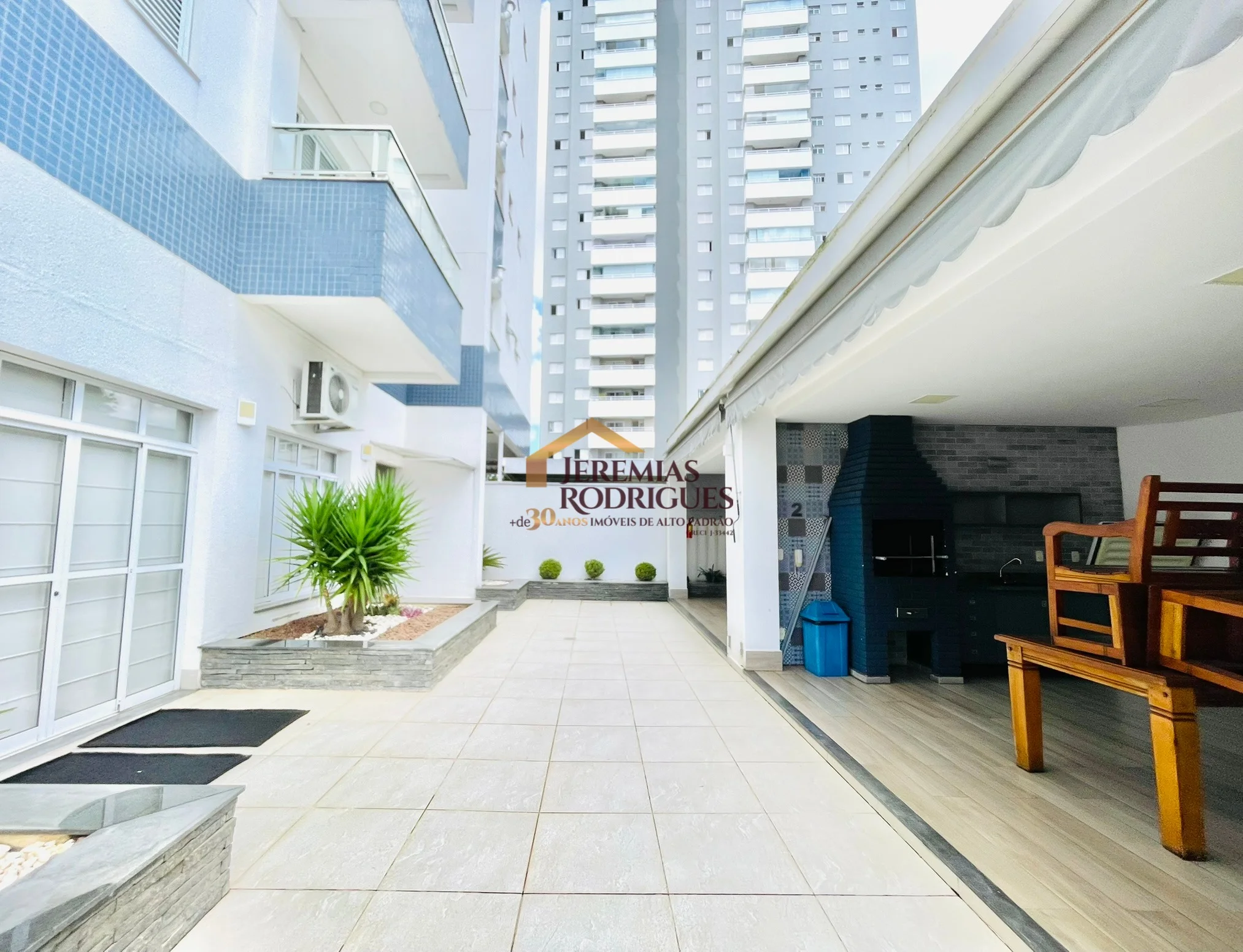 Apartamento para locação no Edifício Itacaré em Taubaté/SP.