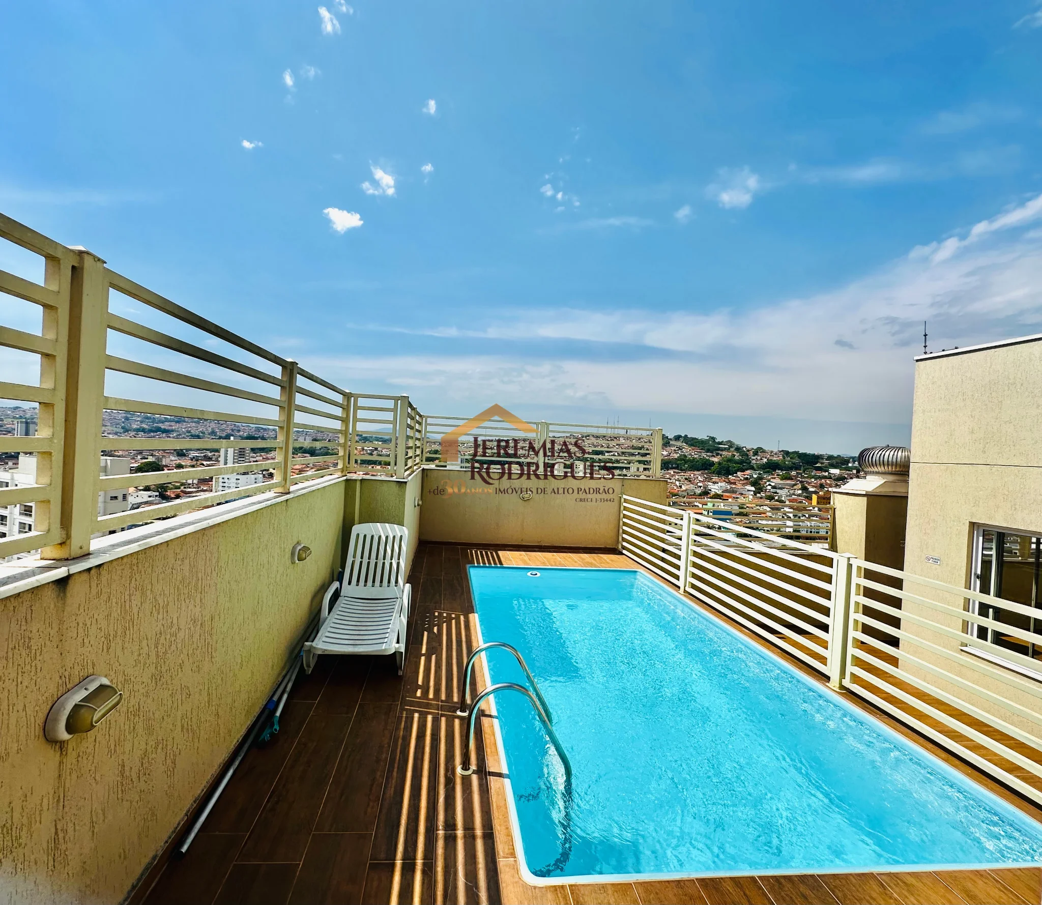 Apartamento para locação e venda no Edifício Solar Vicente Giffoni em Taubaté/SP.